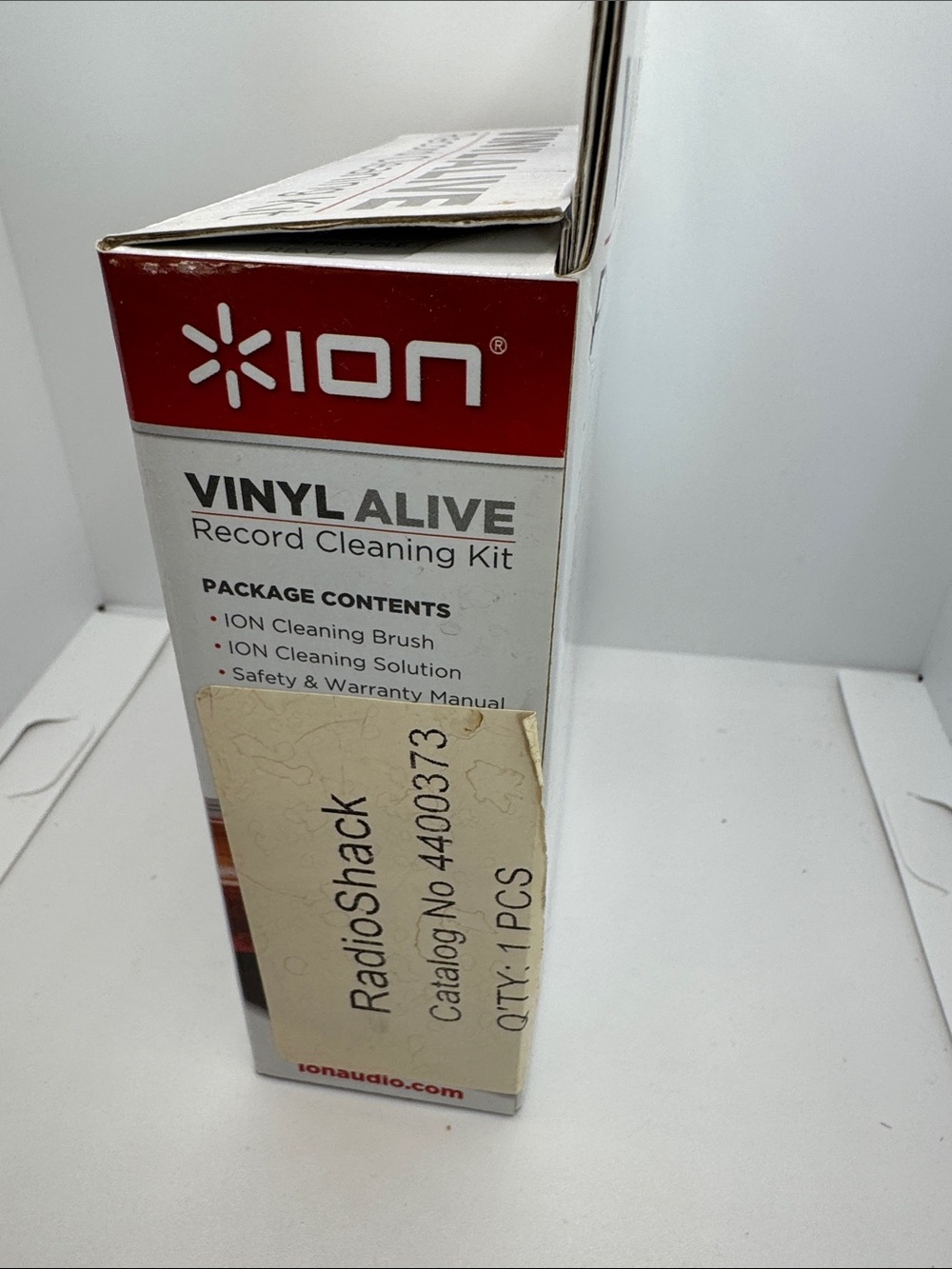 ION Vinyl Alive Record Cleaning Kit - White & Red Packaging - Picture 3 of 4
